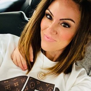 Meet your Posher, Cristine